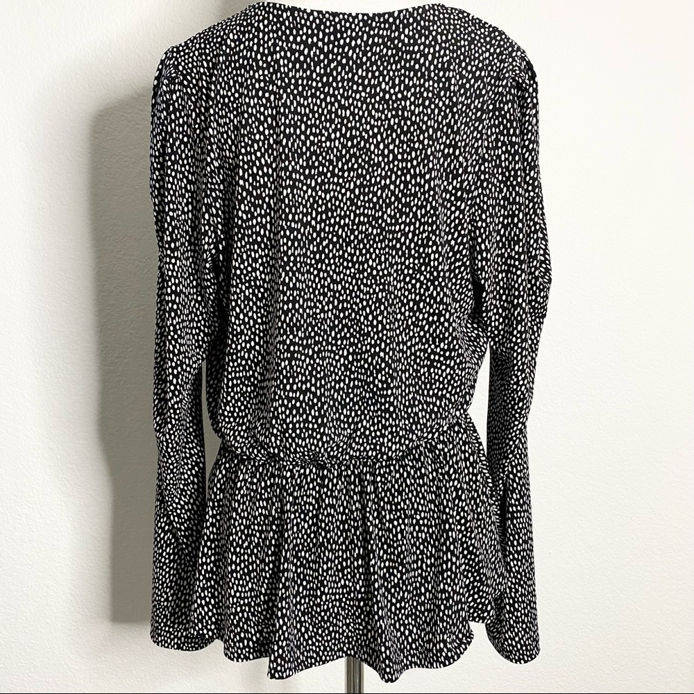 BANANA REPUBLIC Black and White Print Blouse - Picture 2 of 6